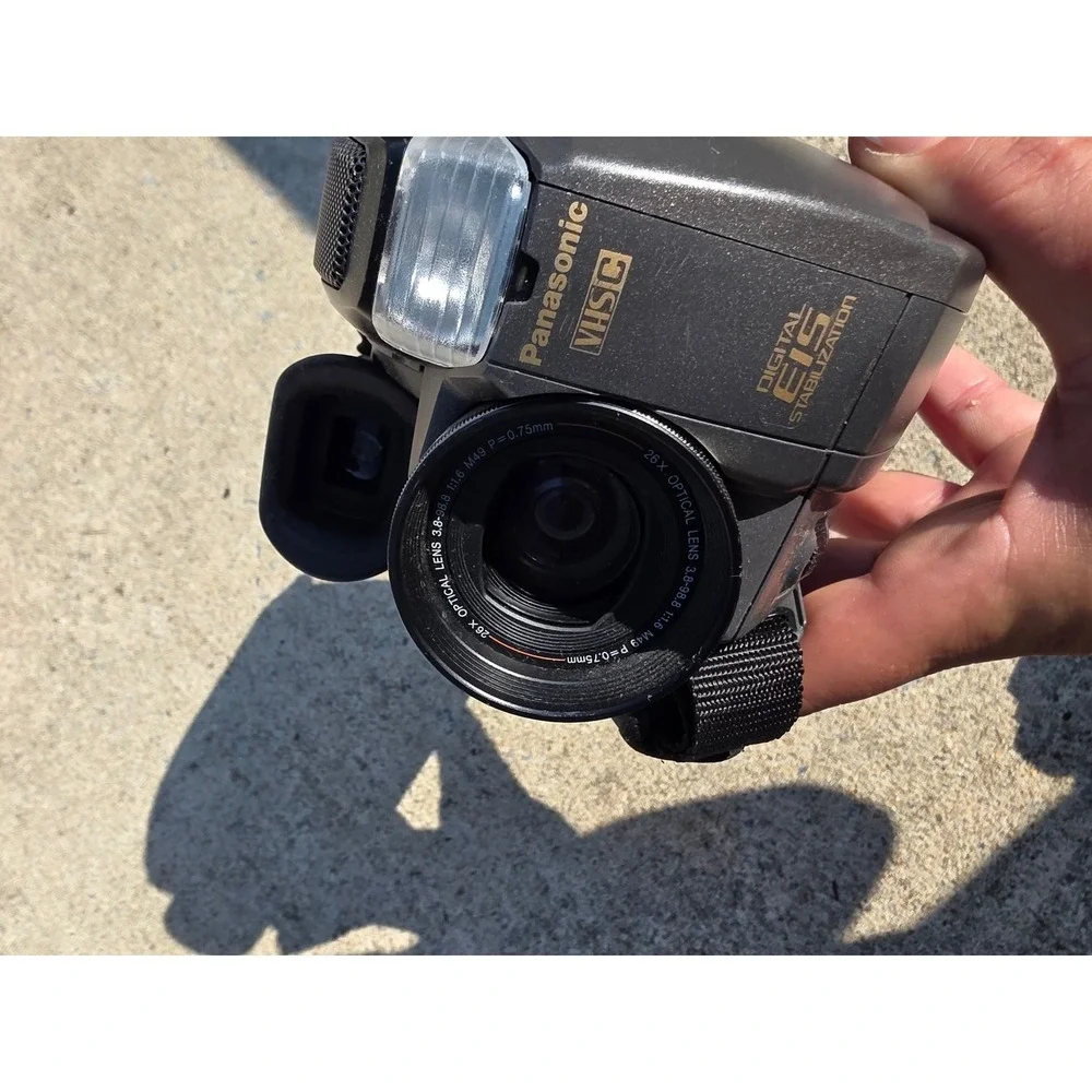 Panasonic Palmcorder PV-D209 VHS-C Camcorder 26x Optical Zoom Digital EIS Gray